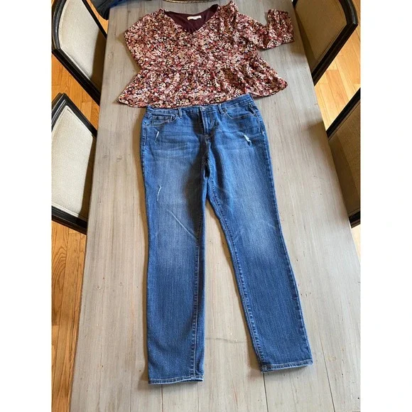 Old Navy Curvy Profile Mid-Rise Jeans Blue Distressed Stretch Denim Womens 12 - Picture 1 of 15